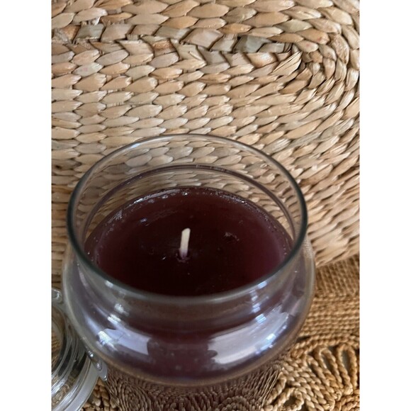 Yankee Candle Sweet Violet Jar 22 Oz Great Scent Very Rare And Retired New - Picture 4 of 5